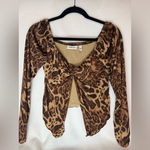 New Willow & Root Cheetah Open Front Top. - Picture 2 of 8